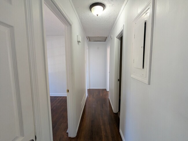 Building Photo - 4446 Falcon Ct