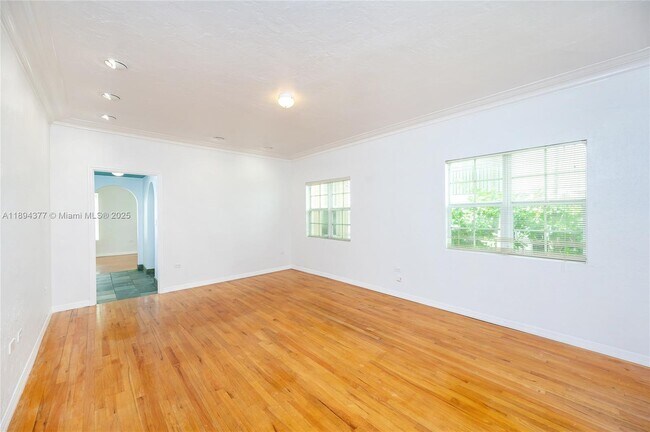 Building Photo - 32 Calabria Ave
