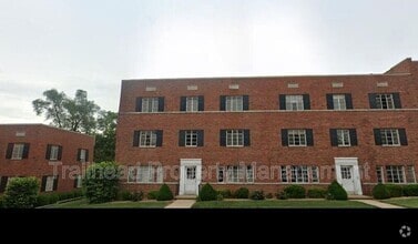 Building Photo - 300 E Gregory