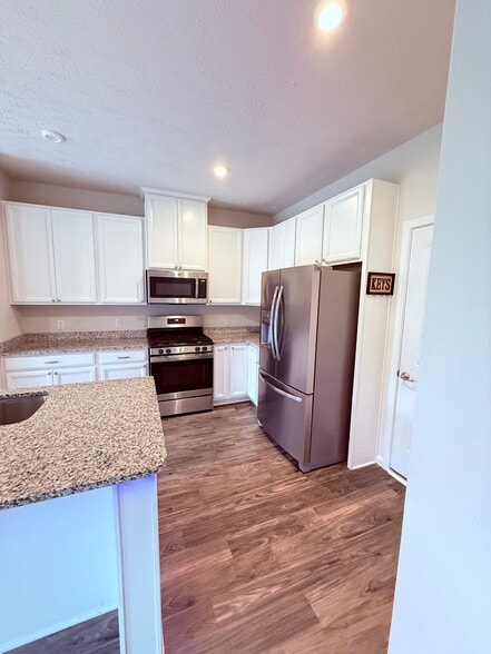 Building Photo - 3387 Jackson Park Dr NW