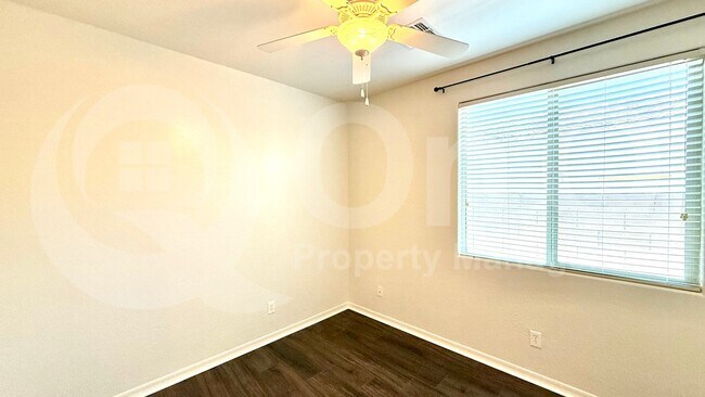 Building Photo - 1124 W Fir Tree Rd