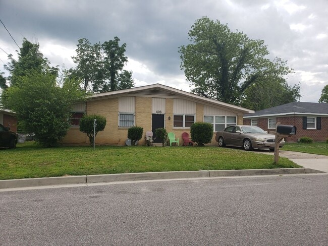3/4 BR Brick ranch - 3/4 BR  Brick ranch