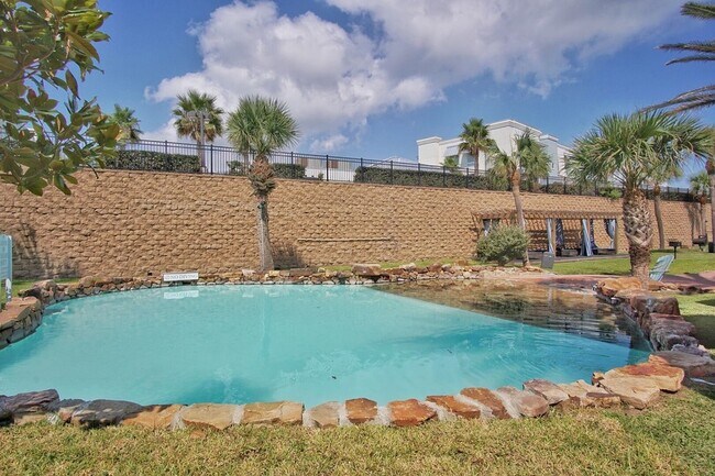 Building Photo - 9520 Seawall Blvd