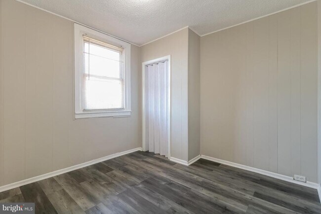 Building Photo - 4728 Marple St
