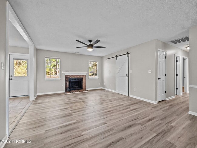Building Photo - 436 Wolf Run Ln