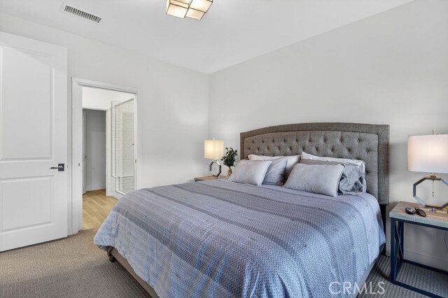 Building Photo - 985 Doheny Way