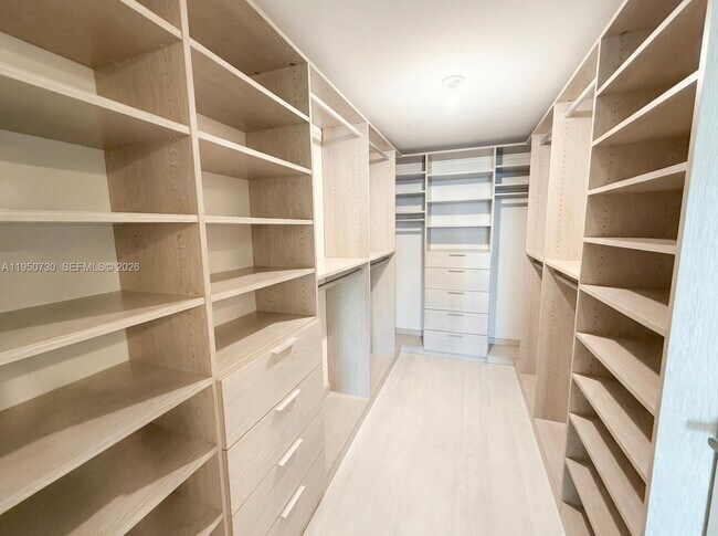 Building Photo - 400 Sunny Isles Blvd