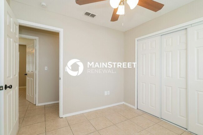 Building Photo - 4 Bedroom Pet-Friendly Home in St. Cloud, FL with Main Street Renewal