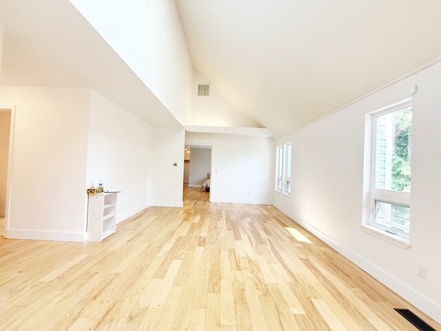 Building Photo - 1128 NW Thornwood Cir