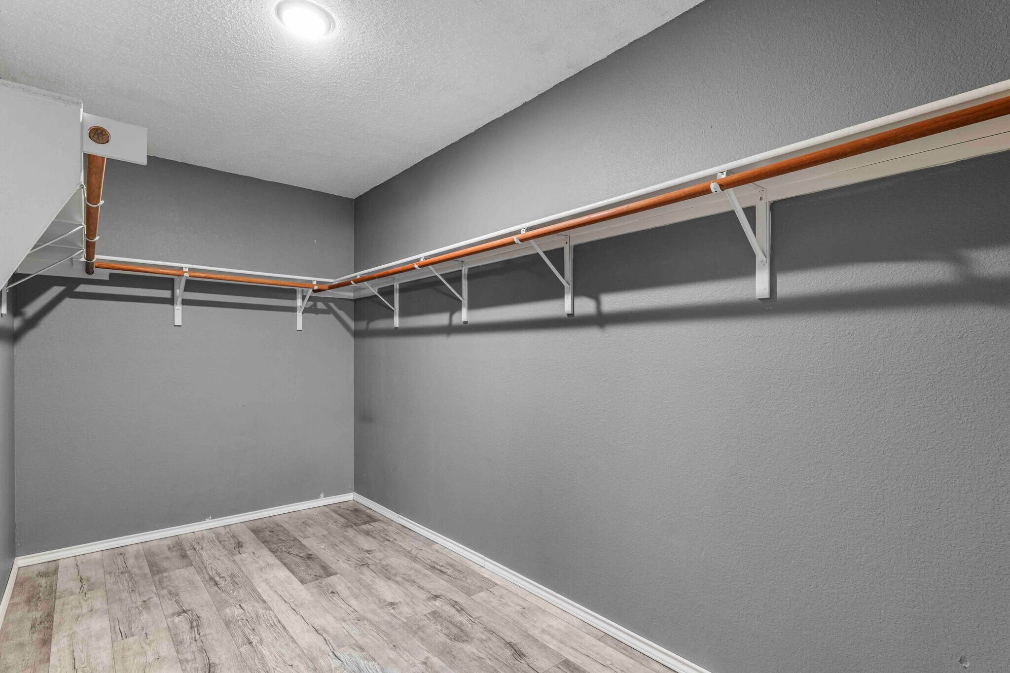 Building Photo - 2317 Birch Dr