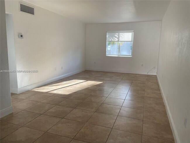 Building Photo - 8607 SW 68th Ct