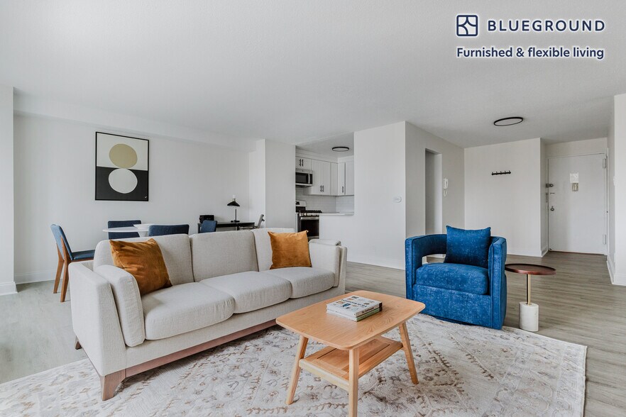 Building Photo - 30 Waterside Plaza