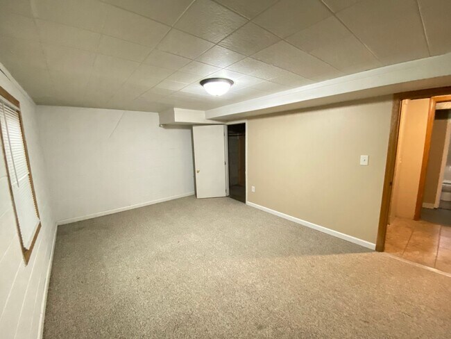 Building Photo - Now leasing for May 2026! Four Bed/Two Bath