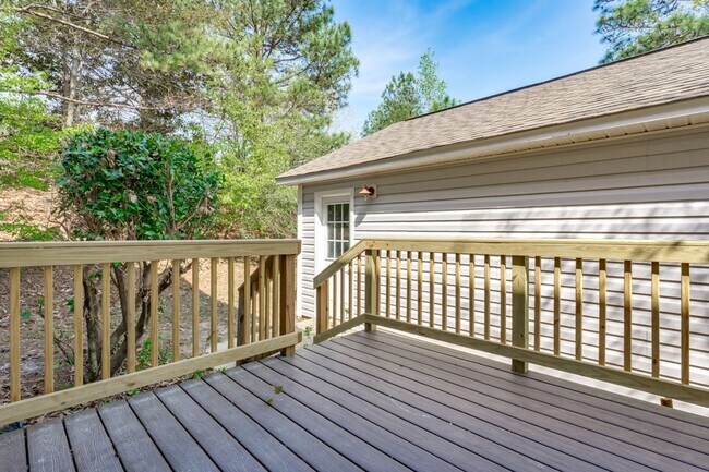 Building Photo - Stylish 3 Bedroom Home in The Sought-After Lake Carolina