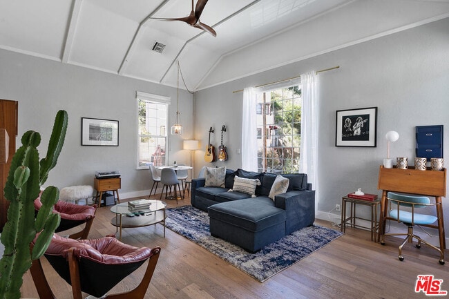 Building Photo - 2059 Laurel Canyon Blvd