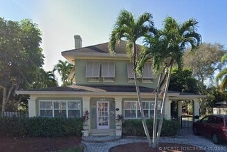 Building Photo - 250 Foresteria Dr