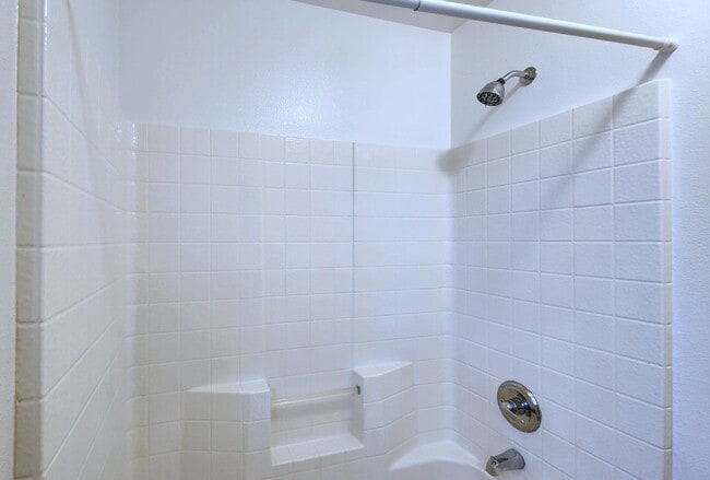 Building Photo - Comfort, Charm, and Convenience in South Hill