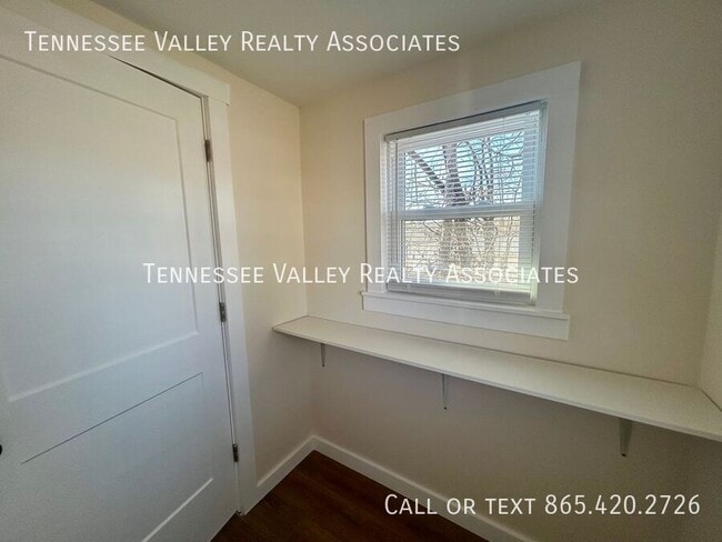 Building Photo - 2321 Bradford St