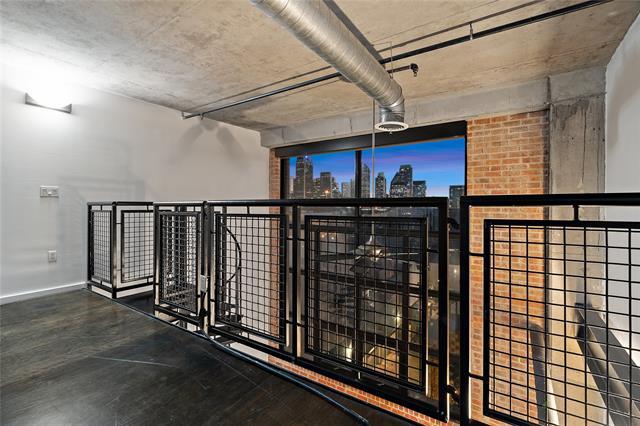 Building Photo - 3110 Thomas Ave