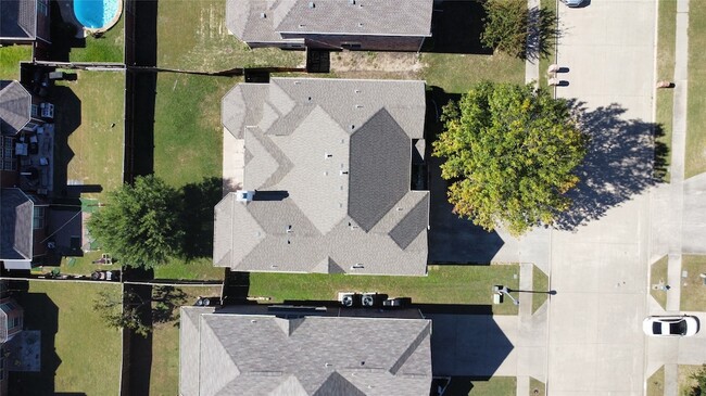 Building Photo - 15195 Shellwood Ln