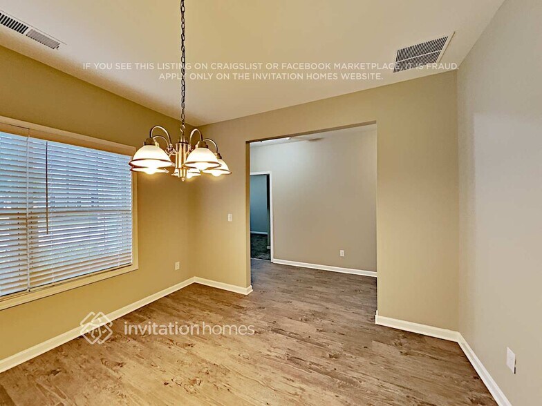 Building Photo - 3846 Cameron Trail SE