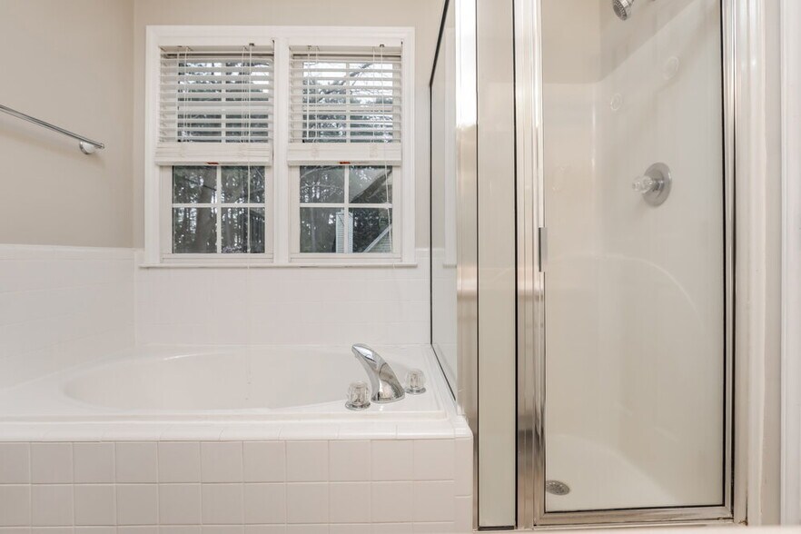 Building Photo - 1204 Cleason Ct