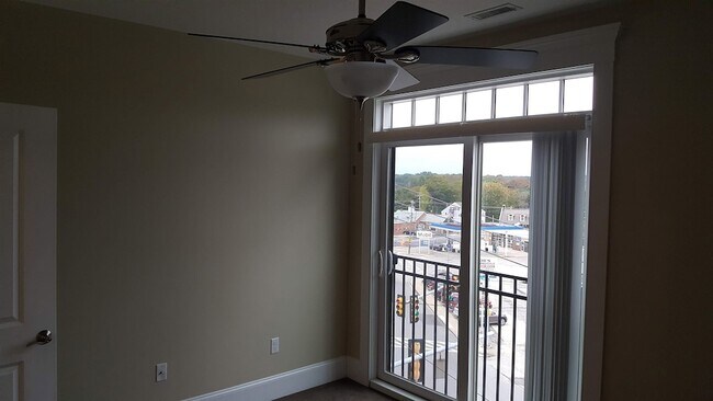 Building Photo - 2 Silver St