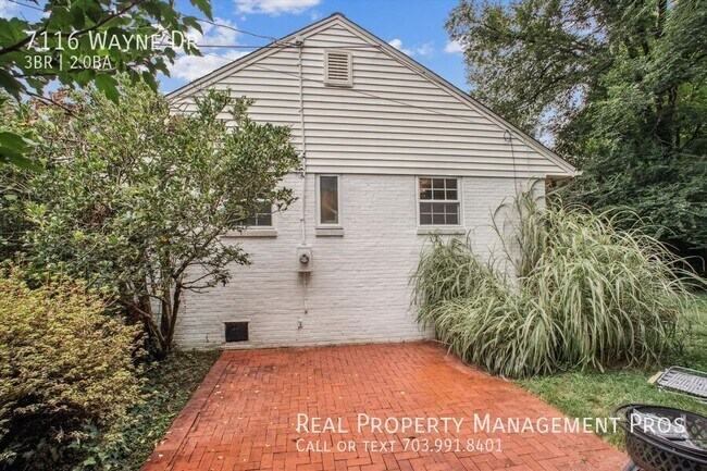 Building Photo - 7116 Wayne Dr