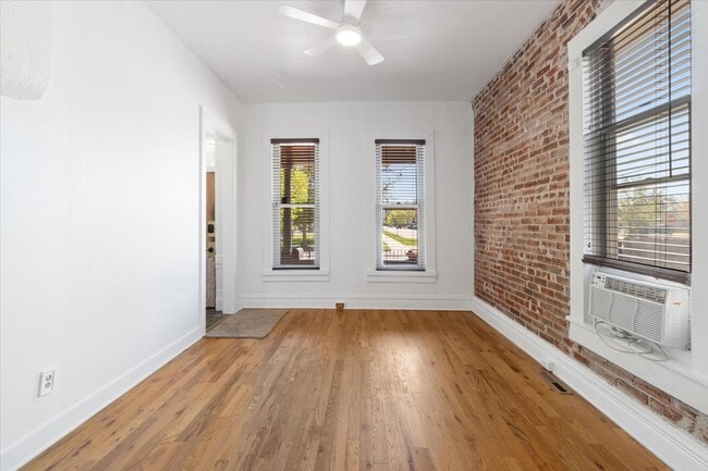 Building Photo - 1103 Lipan St