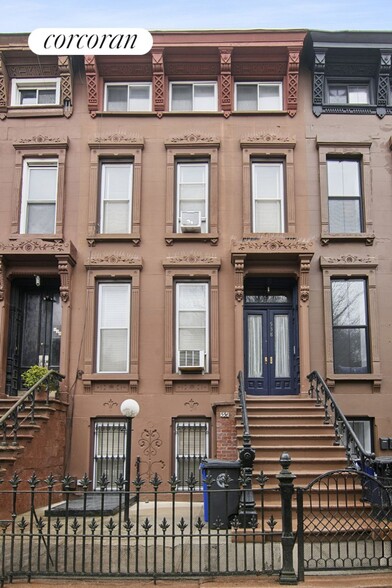 Building Photo - 538 Monroe St