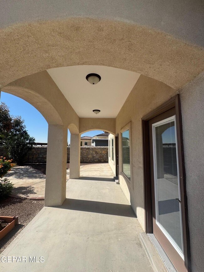 Building Photo - 7726 Enchanted Ridge Dr