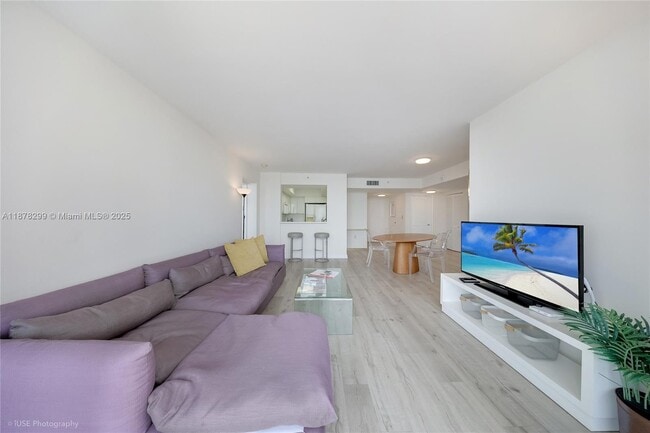 Building Photo - 1800 Sunset Harbour Dr