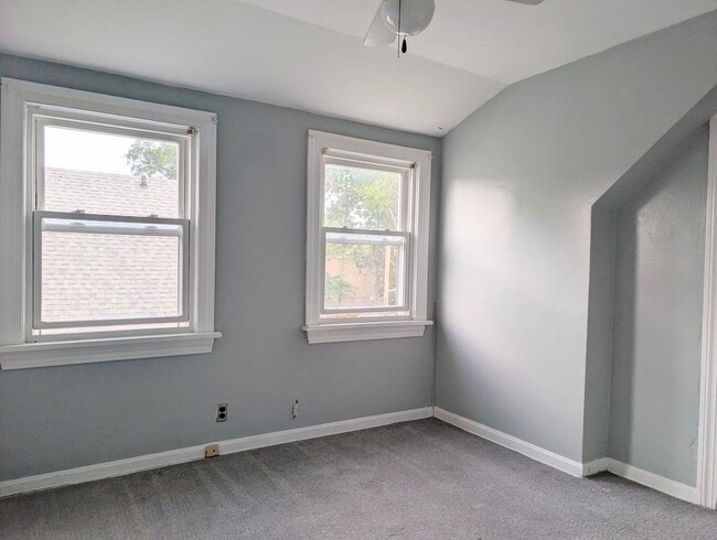 Building Photo - 1257 W Clifton Blvd