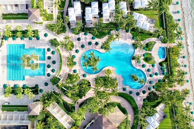 Building Photo - 735 Crandon Blvd