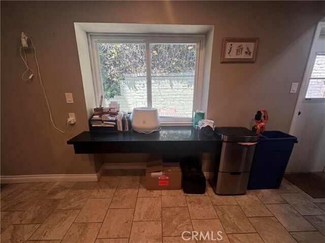 Building Photo - 800 Skyland Dr