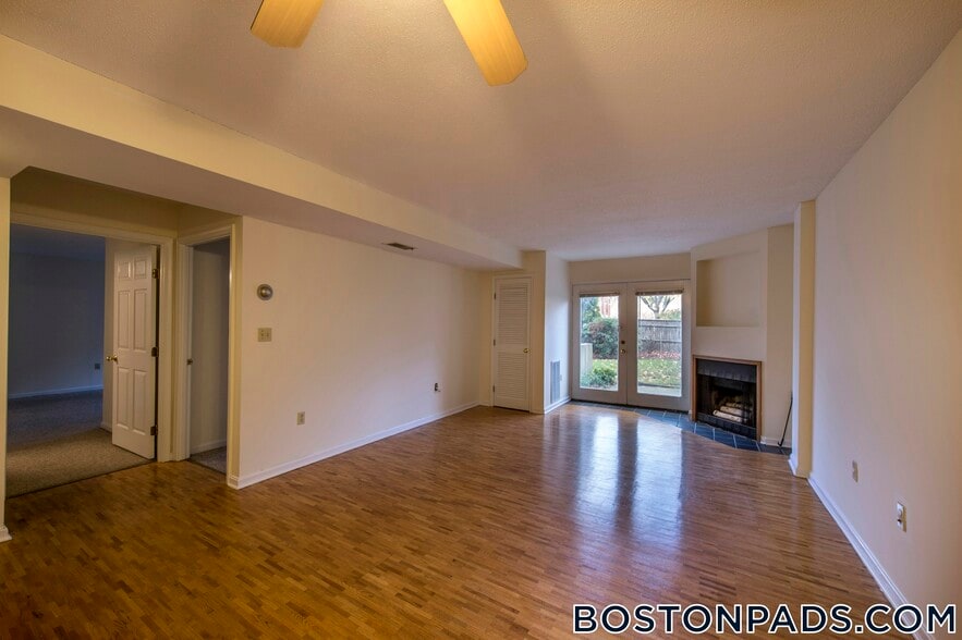 Building Photo - 345 Franklin St