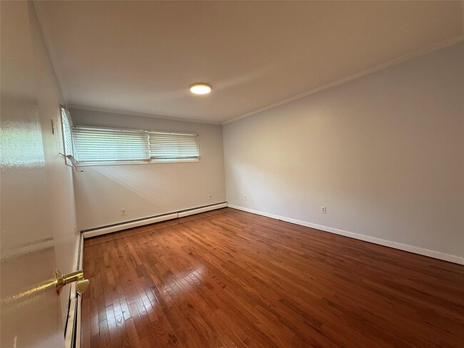 Building Photo - 1419 Apple Ln