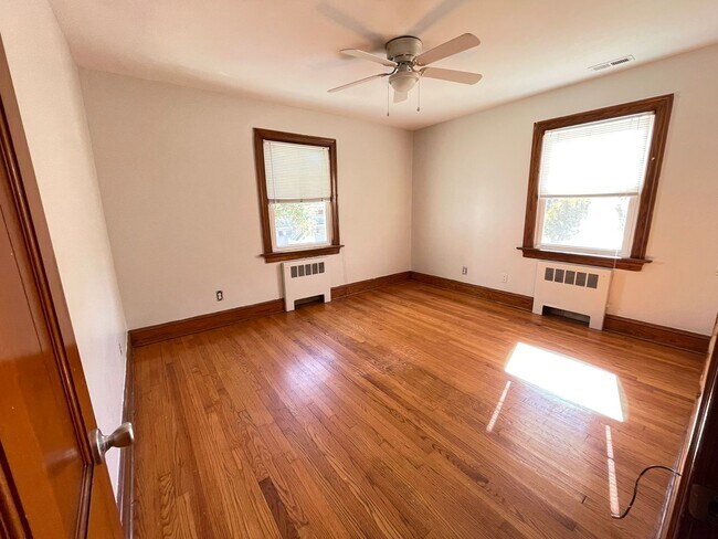 Building Photo - 2216 Baltic Ave