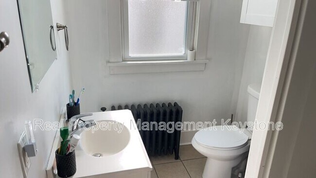 Building Photo - 1247 Chartiers Ave