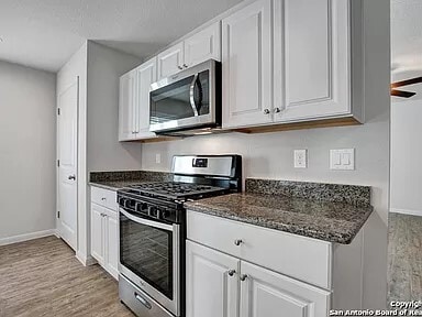 Building Photo - 10230 Relic Oaks