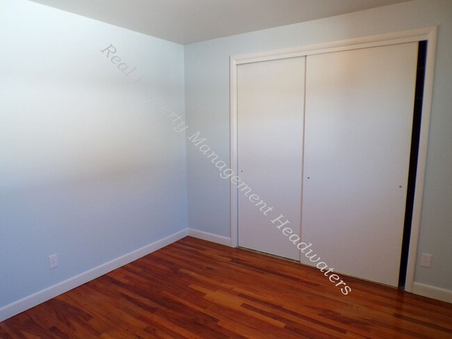 Building Photo - 3 Bedroom House for Rent