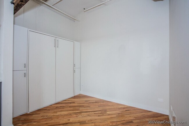 Building Photo - 500 S Clinton St