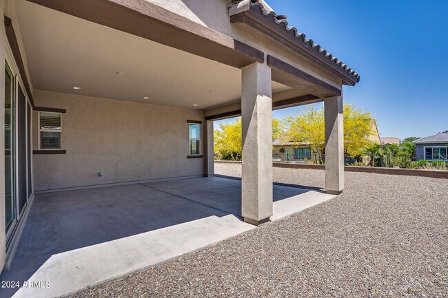 Building Photo - 20531 W Mariposa St