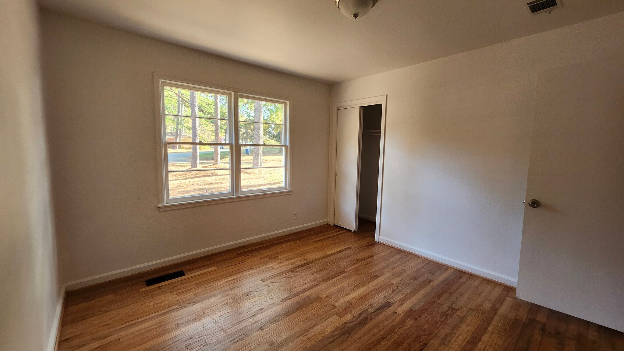 Building Photo - 153 Carol Dr