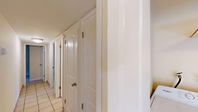 Building Photo - 18163 Happy Ln