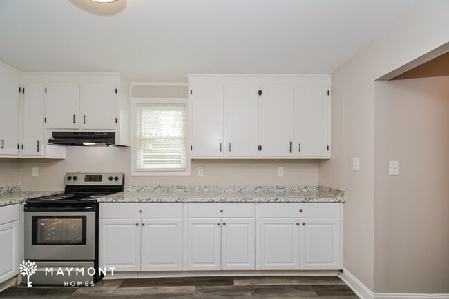 Building Photo - 511 Commonwealth St