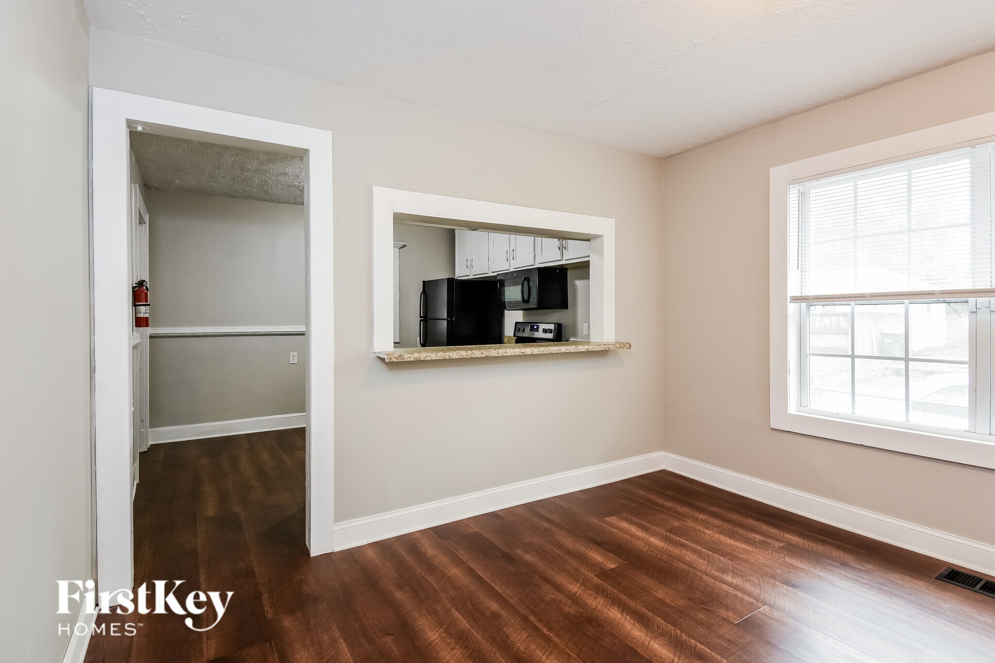 Building Photo - 1583 Pineview Terrace SW