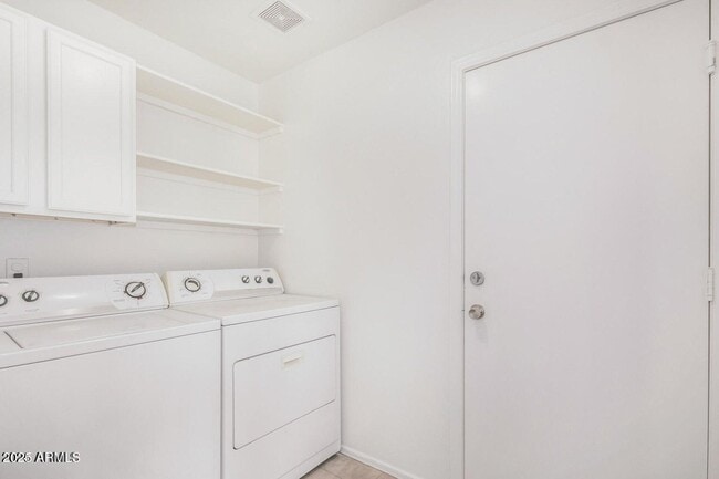 Building Photo - 11836 W Rosewood Dr