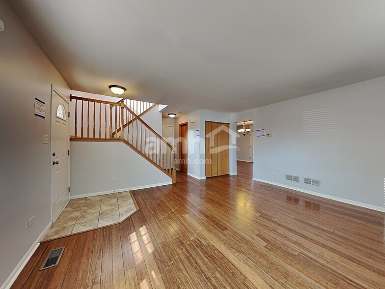 Building Photo - 1304 Lasser Dr