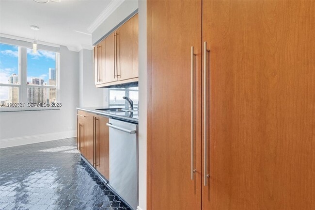 Building Photo - 701 Brickell Key Blvd